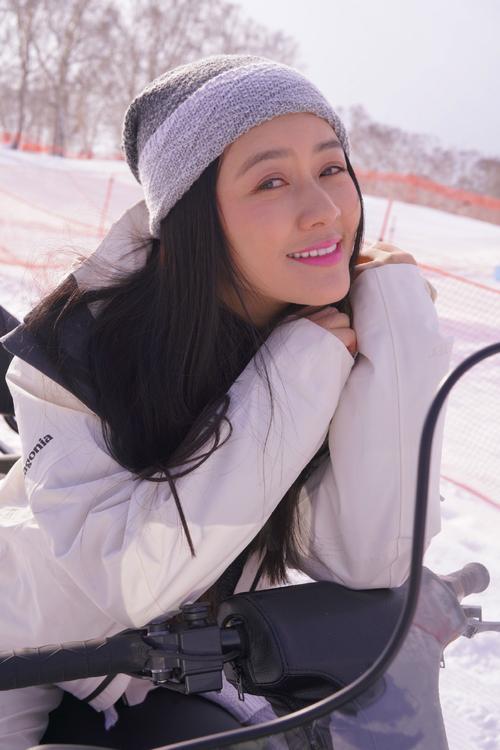 田海蓉，璀璨演技的閃耀之星，演員之路的璀璨之光