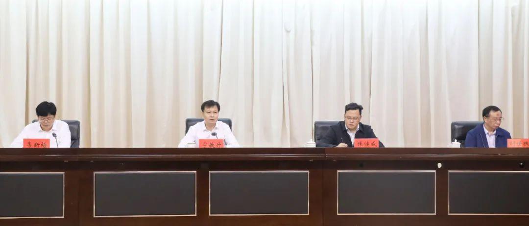 決戰(zhàn)江南電視劇演員表——自然美景中的探索之旅與演員群像展示