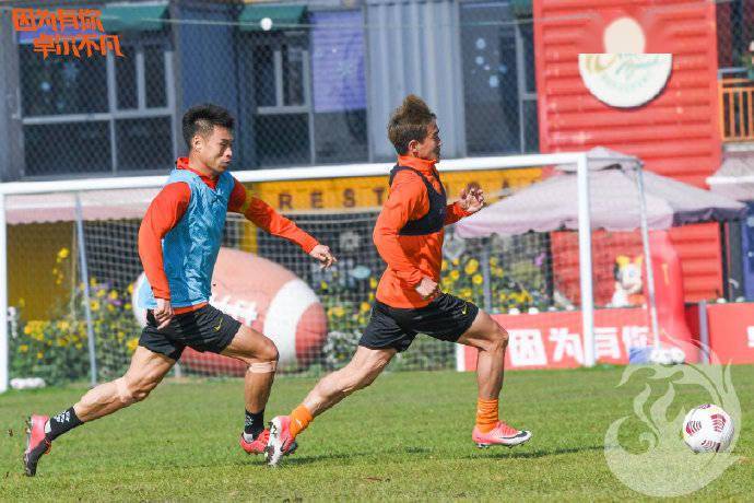 武漢卓爾引援最新動態(tài)，科技引領(lǐng)變革，重塑未來足球格局