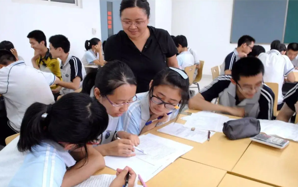 民辦教育教師最新動(dòng)態(tài)與消息速遞????