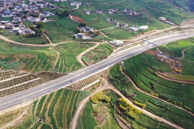 云南富會高速最新動態(tài)，觀點分析及其地區(qū)發(fā)展影響