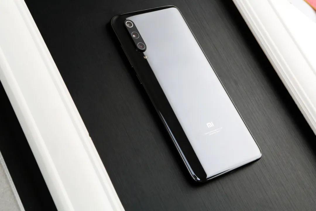 最新款小米手機(jī)，科技與情感的完美融合